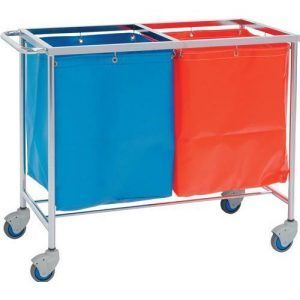 Carro de ropa con  2 bolsas