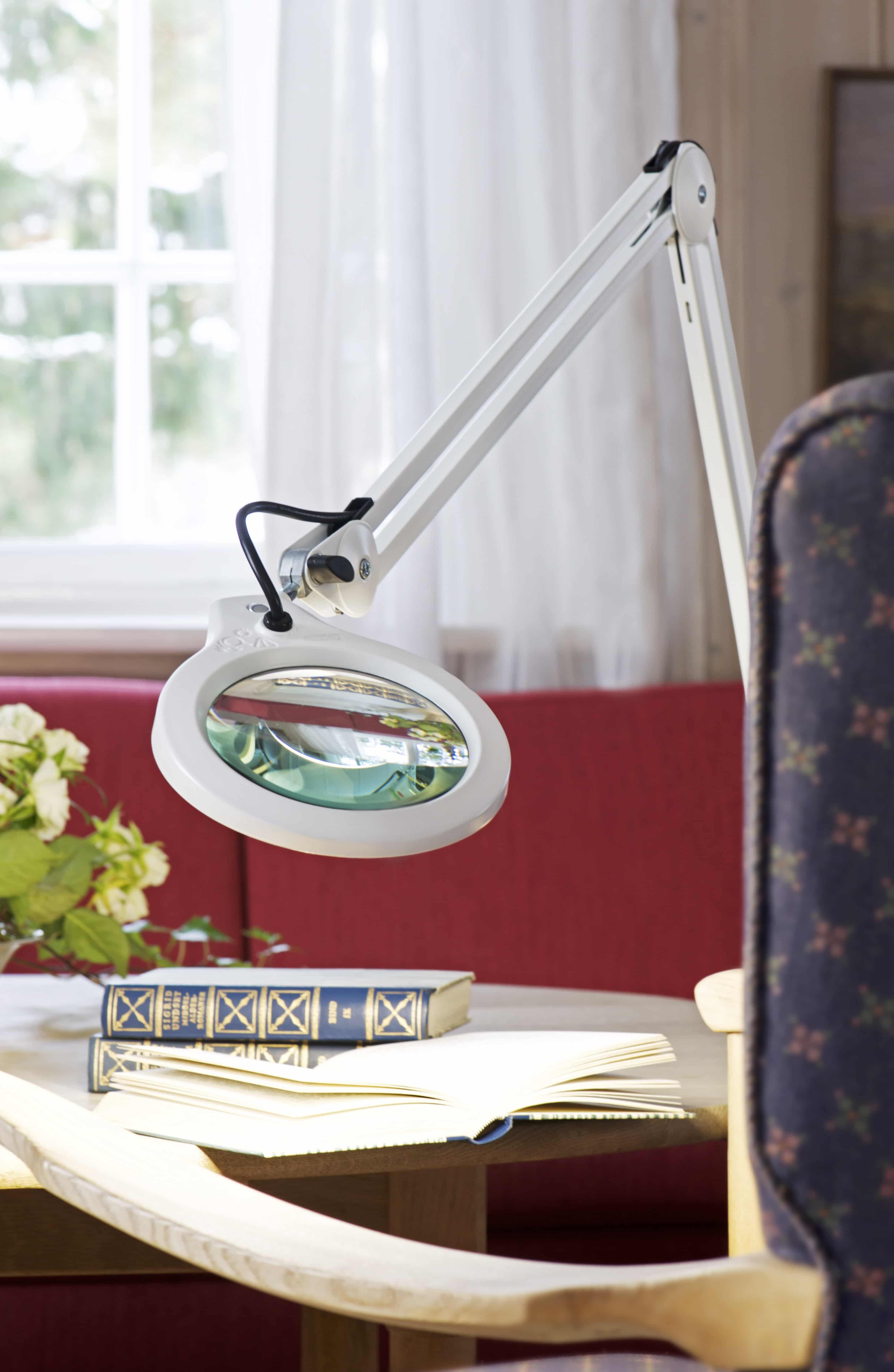 Luminaria con lente de aumento LFM LED 3 o 5 dioptrías