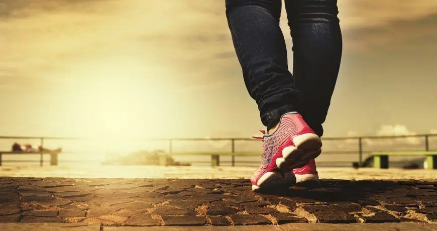 foto_pies_caminando